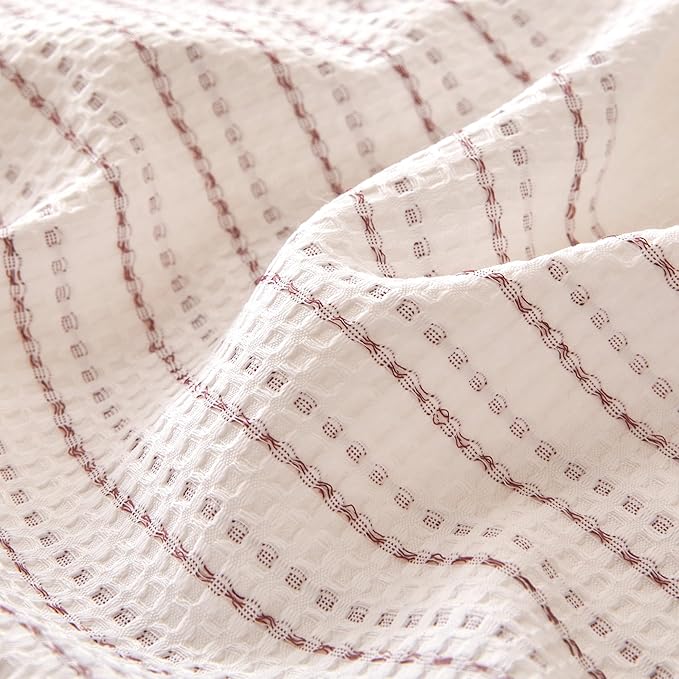 Amazon Basics Waffle Weave Microfiber 3-Piece Duvet Cover Set, Includes 1 Duvet Cover and 2 Pillow Shams, Queen, Pink Striped