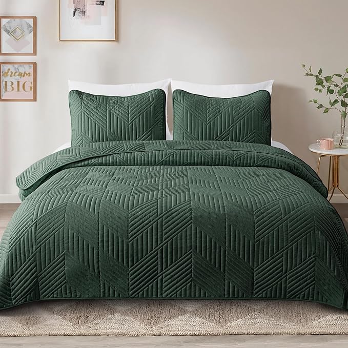 Exclusivo Mezcla Ultrasonic King Quilt Bedding Set, Lightweight Green Bedspreads Soft Modern Geometric Coverlet Set for All Seasons (1 Quilt and 2 Pillow Shams)