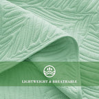 Exclusivo Mezcla California King Quilt Bedding Set, Lightweight Sage Green Quilts Cal Oversized King Size for All Seasons, Soft Microfiber Bedspreads Coverlets with Leaf Pattern, 3 Piece