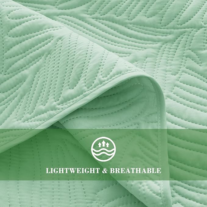 Exclusivo Mezcla King Size Quilt Bedding Set, Lightweight Sage Green Quilts King Size for All Seasons, Soft Microfiber Bedspreads Coverlets Bed Cover with Leaf Pattern, 3 Piece