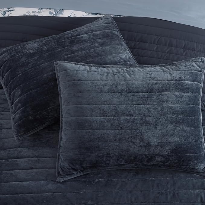 WRENSONGE Velvet Queen Quilt Set-3 Pieces Blue Grey Luxurious Velvet Striped Channel Comforter with 2 Shams, Soft Bedspread Coverlet Quilted Bedding Set for All Season