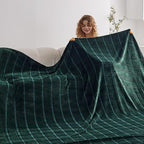 Oversized King Fleece Blanket 120x138 Inches, Seamless Soft Cozy 3D Jacquard Flannel Blanket 10'x11.5' Extra Large for Bed, Sofa, Couch, Travel & Camping, California King Throw, Forest Green