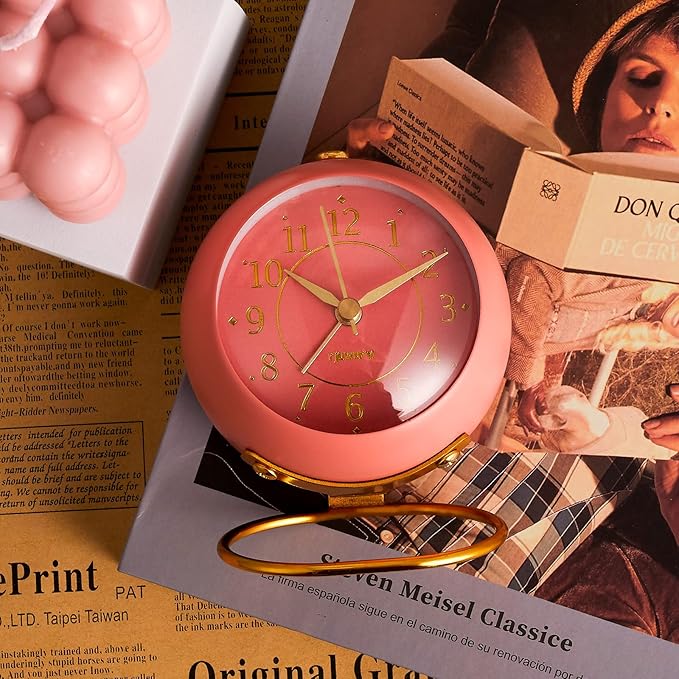 Metal Desk Alarm Clock, Retro Bedroom Table Vintage Analog Alarm Clock, Silent Non-Ticking Gold Clock, Bedside Décor(Sweet Pink)