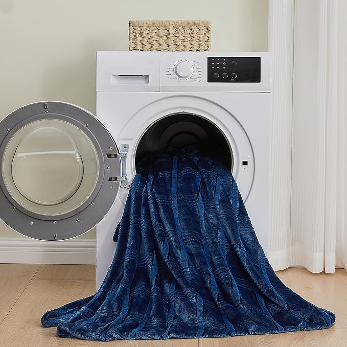 Oversized King Fleece Blanket 120x120 Inches, Seamless Soft Cozy 3D Jacquard Flannel Blanket 10'x10' Extra Large for Bed, Sofa, Couch, Travel & Camping, California King Throw, Blue
