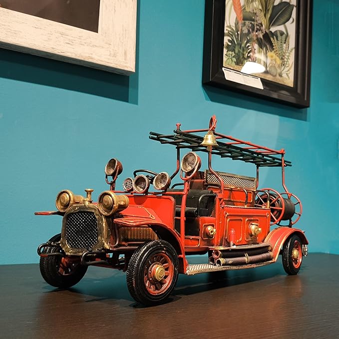 Large Antique Fire Engine Vintage Fire Truck Model Diecast Metal Truck Model Ornaments for Desktop Bar Home Shelf Decor Collectible Decorative Statue Firefighting Heroes Handcraft Firemen Gift