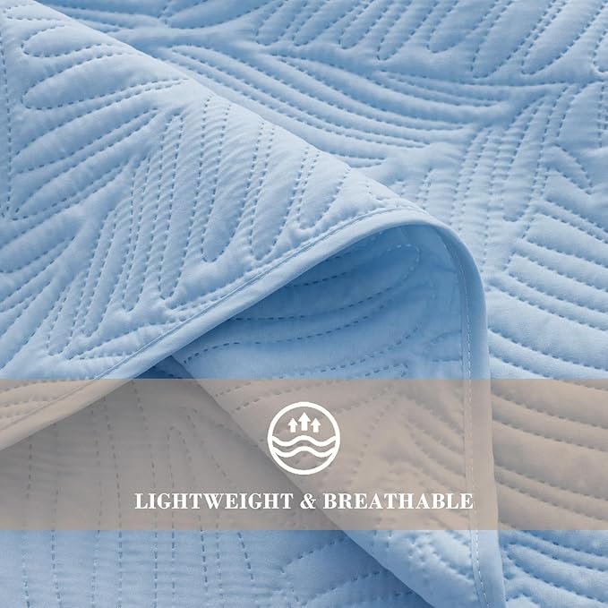 Exclusivo Mezcla California King Quilt Bedding Set, Lightweight Sky Blue Quilts Cal Oversized King Size for All Seasons, Soft Microfiber Bedspreads Coverlets with Leaf Pattern, 3 Piece