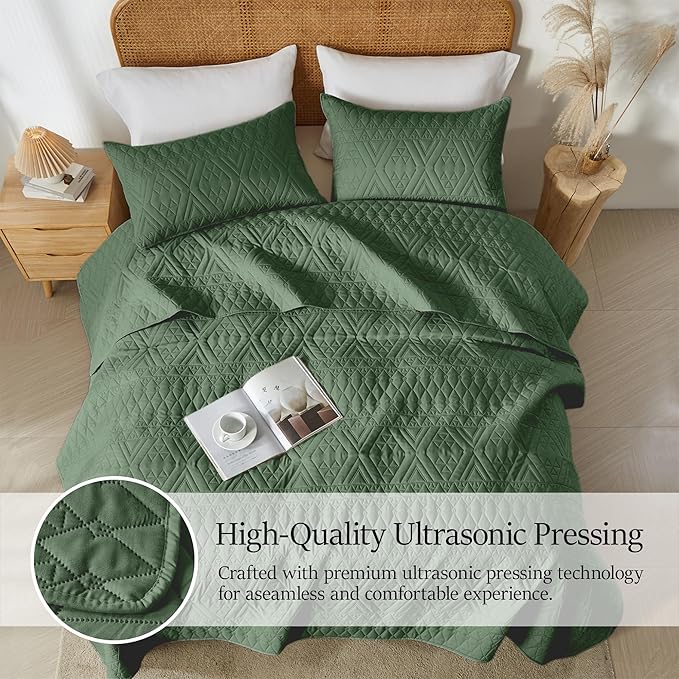 akkialla Full/Queen Size Quilt Bedding Set,Green Lightweight Microfiber Soft Bedspread,Modern Style Geoetric Pattern Coverlet Set for All Seasons,3 Piece(1 Quilt,2 Pillow Shams)