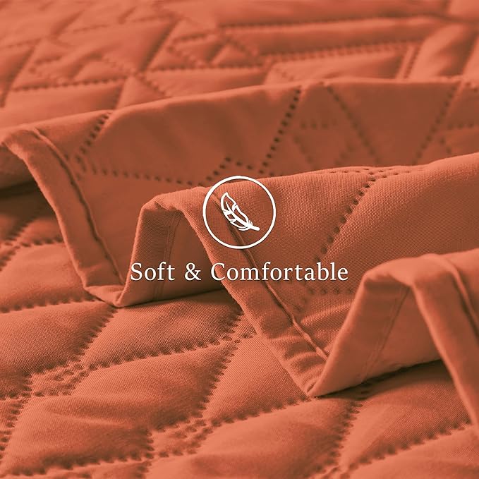 akkialla Twin Size Quilt Bedding Set,Burnt Orange Lightweight Microfiber Soft Bedspreads,Modern Style Geoetric Pattern Coverlet Set for All Seasons,2 Piece(1 Quilt,1Pillow Sham)