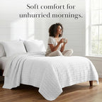 Southshore Fine Living, Inc. White Quilts Queen Size Set, Lightweight Summer Bedspread with 2 Quilted Pillow Shams, Cozy, Soft Circle-Stitch Design, Queen Size/Full Size, White