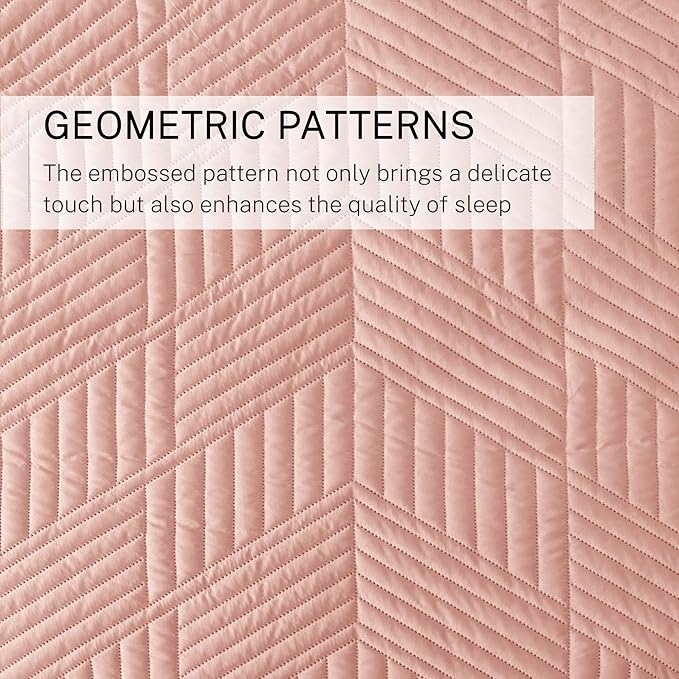 Exclusivo Mezcla California King Quilt Bedding Set, Lightweight Blush Pink Oversized King Bedspreads Soft Modern Geometric Coverlet Set for All Seasons (1 Quilt and 2 Pillow Shams)
