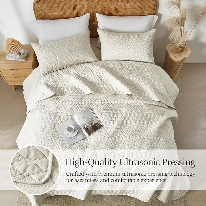 akkialla Full/Queen Quilt Set, Boho Style in a Solid Color, Cream Lightweight Microfiber Bedspread, Soft and Breathable Coverlet for All Seasons, 3-Piece Bedding Set (1 Quilt, 2 Pillow Shams)