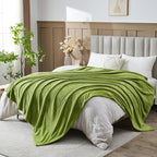 NEWCOSPLAY Super Soft King Blanket Green Premium Silky Flannel Fleece Leaves Pattern Lightweight Bed Blanket All Season Use (Green, King(90"x110"))