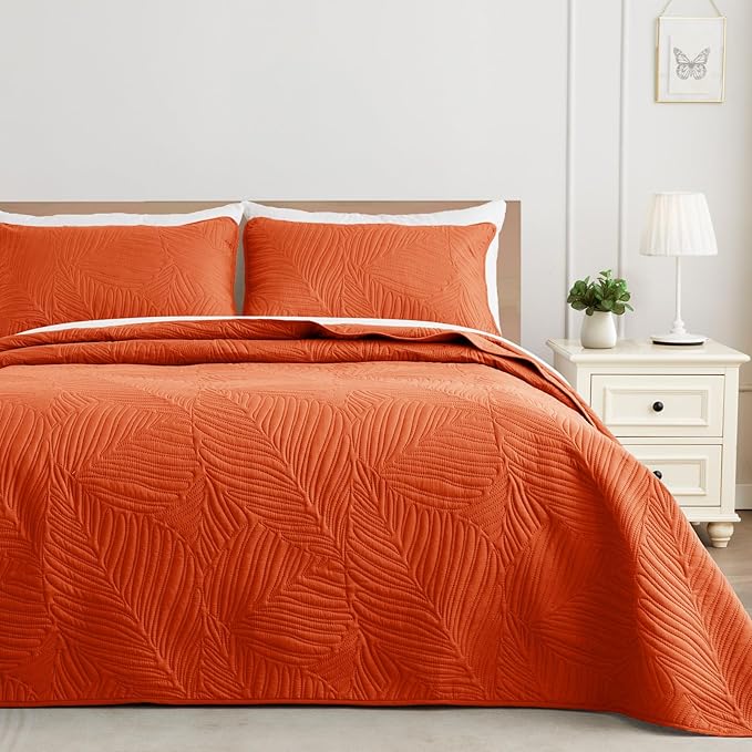 Exclusivo Mezcla California King Quilt Bedding Set, Lightweight Burnt Orange Quilts Cal Oversized King Size for All Seasons, Soft Microfiber Bedspreads Coverlets with Leaf Pattern, 3 Piece