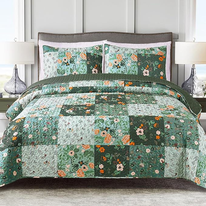 Exclusivo Mezcla Reversible Boho Quilts Queen Size, Green Bedspreads Lightweight Coverlet All Season Patchwork Quilt Bedding Set with Printed Floral Pattern (1 Quilt, 2 Pillow Shams)