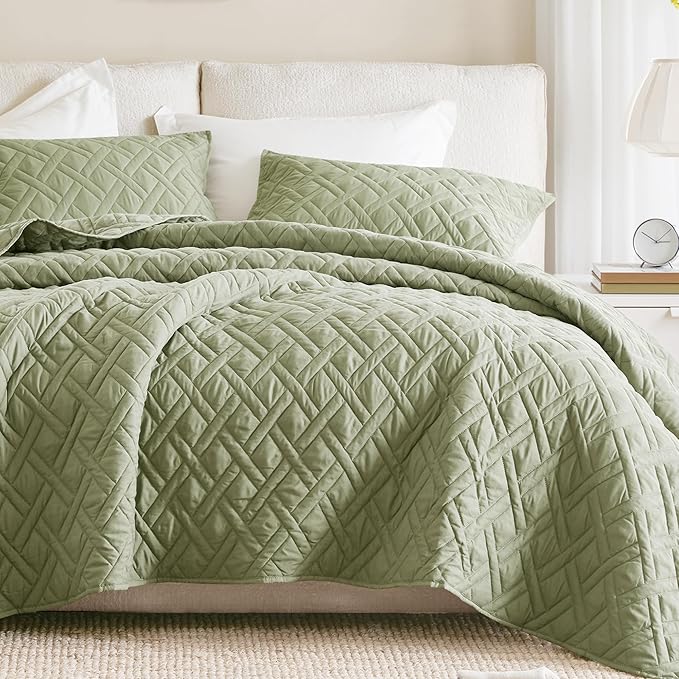 Comfort Spaces Queen Quilt Set Modern Reversible Diamond Coverlet Queen Bedding Set Cozy Quilted Winter Layer, All Season Lightweight Soft Queen Size Quilt, Kienna, Full/Queen Olive Green3 Piece