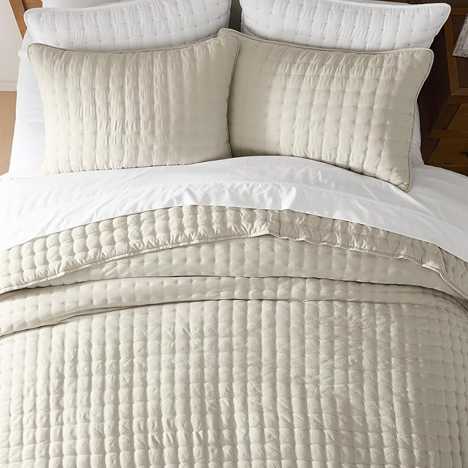 WDCOZY Beige California Oversized Cal King Size Quilt Bedding Sets with 2 Pillow Shams, Neutral Lightweight Soft Bedspread Coverlet Bed Cover for All Season, 3 Pieces, 116x106 inches