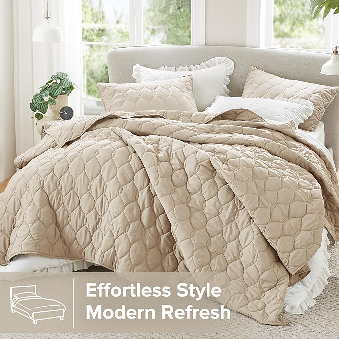 Comfort Spaces Queen Quilt Set Modern Reversible Ogee Coverlet Queen Bedding Set Cozy Quilted Winter Layer, All Season Lightweight Soft Queen Size Quilt, Kienna, Full/Queen Beige 3 Piece