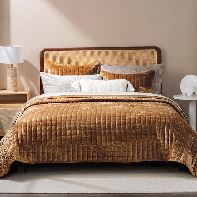 RECYCO Luxury Velvet Quilt Set Full Queen Size Bedding Sets, Ultra Soft Velvet Comforter Set, Lightweight Channel Box Stitch Oversized Bedspread Coverlet for All Season, with 2 Shams, Caramel Gold