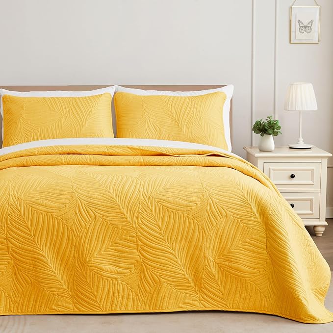 Exclusivo Mezcla Queen Quilt Bedding Set, Lightweight Yellow Quilts Queen Full Size for All Seasons, Soft Microfiber Bedspreads Coverlets Bed Cover with Leaf Pattern, 3 Piece
