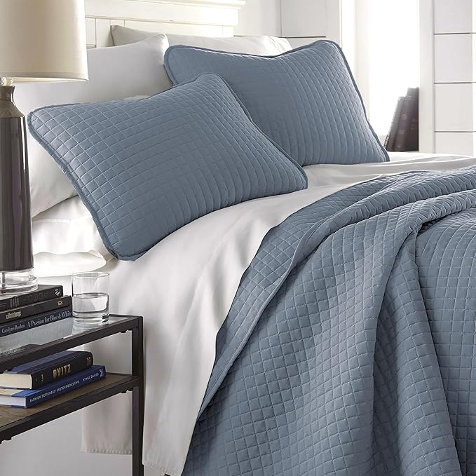 Southshore Fine Living, Inc. Twin Quilt Set, Quilted Blue Bedspread Twin/XL Quilt with Matching Pillow Sham, Soft Microfiber, Lightweight Coverlet Set, Easy Care, Machine Washable, Slate Blue