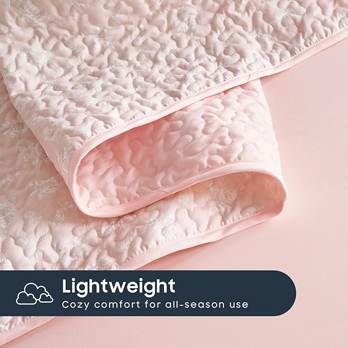Wake In Cloud - Floral Quilt Set, Coquette Cottagecore Shabby Chic Flower Pattern for Women Teen Girls, Reversible Lightweight Bedspread Coverlet, 3 Pieces, Light Pink, Twin/Twin XL Size