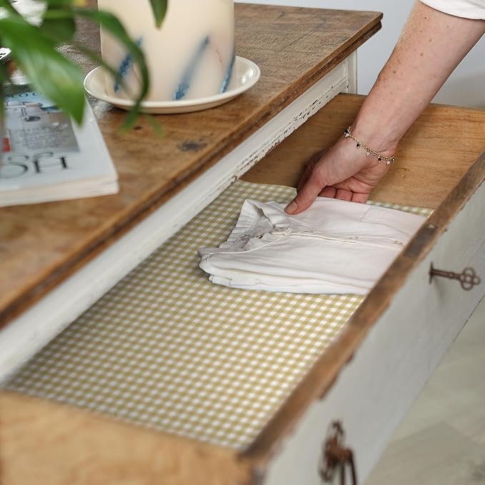 The Master Herbalist Fragrant Sandalwood SCENTED DRAWER LINERS in a BARLEY GINGHAM Design | Pack of 5 Sheets | Contains Essential Oils | MADE IN THE UK.