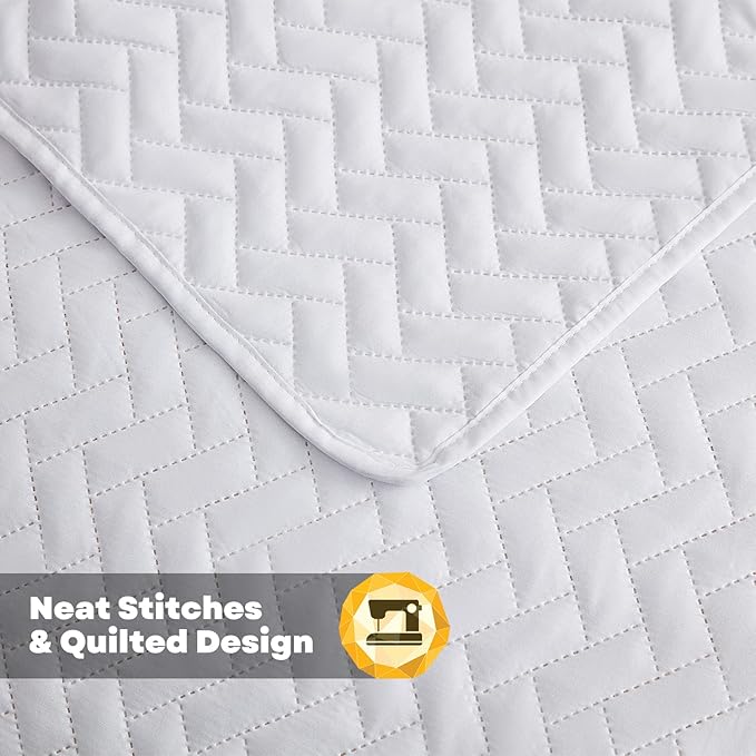 Maple&Stone Quilt Set Twin/Twin XL, Lightweight White Bedspread Ultrasonic Chevron Pattern Light Coverlet for All Season Comforter Bedding Decor - 2 Piece Twin Extra Long Bed Cover Sets