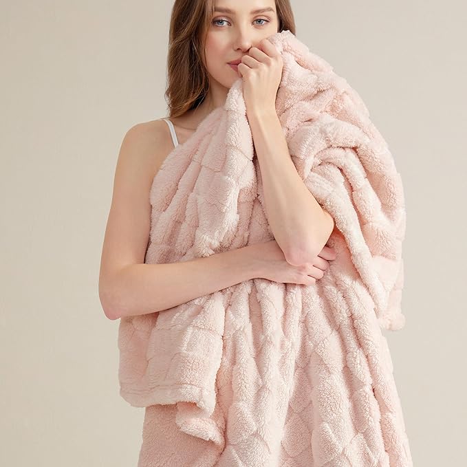 Bedsure GentleSoft Light Pink Twin XL Blanket for Bed - Super Soft Cozy Fleece Blankets for Women, Cute Throws for Girls, Dorm Room Essentials for Girls Teens Back to School, 66x90 Inches