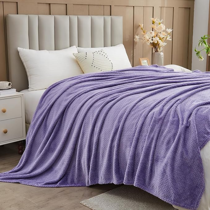 NEWCOSPLAY Super Soft Throw Blanket Lavender Premium Silky Flannel Fleece Leaves Pattern Lightweight Bed Blanket All Season Use (Lavender, Throw(50"x60"))
