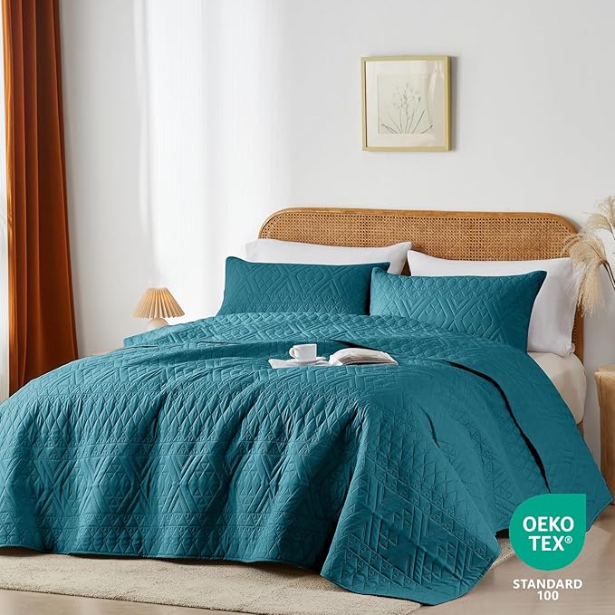 akkialla Full/Queen Quilt Set, Teal Lightweight Microfiber Bedspread Coverlet, Boho Geometric Pattern, Soft All-Season Bedding, 3-Piece (1 Quilt, 2 Pillow Shams) | Breathable material, Modern Style
