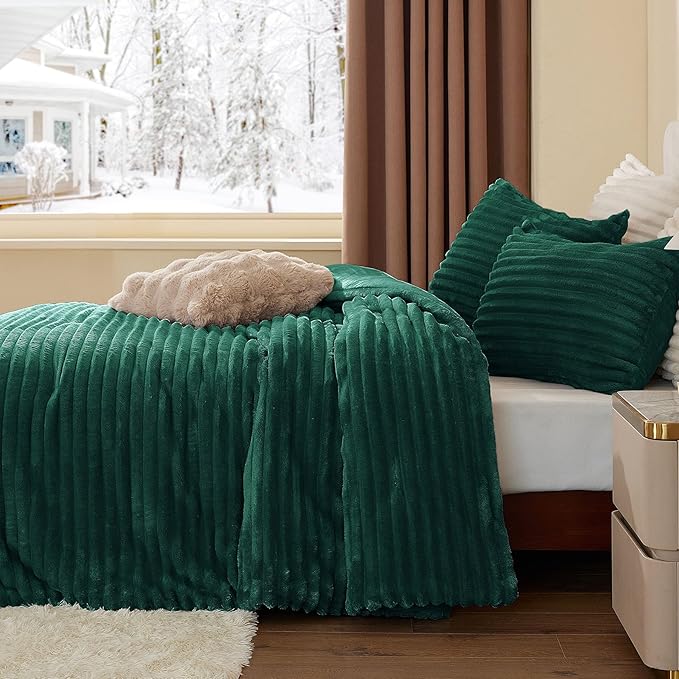 BEDELITE Fleece Twin Comforter Set -Super Soft & Warm Fluffy Dark Green Bedding, Luxury Fuzzy Heavy Bed Set for Winter with 1 Pillow case
