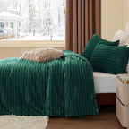 BEDELITE Fleece Queen Comforter Set -Super Soft & Warm Fluffy Dark Green Bedding, Luxury Fuzzy Heavy Bed Set for Winter with 2 Pillow Cases