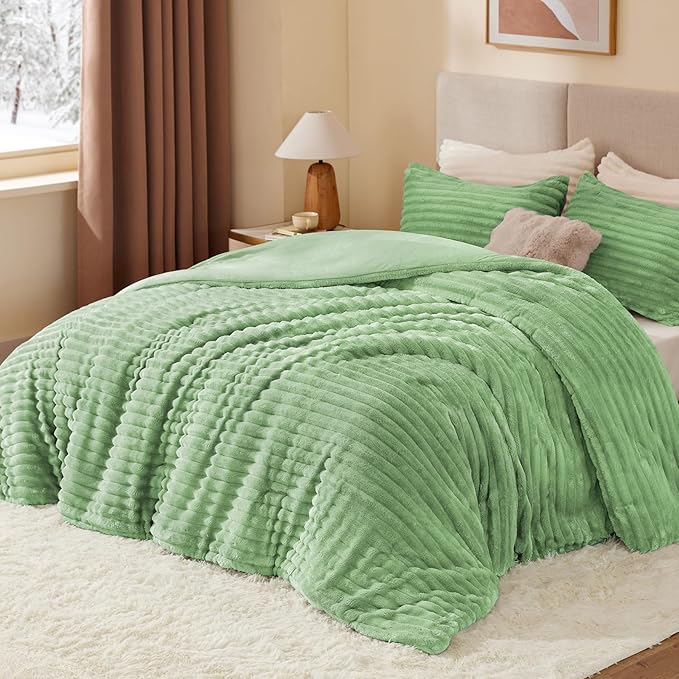 BEDELITE Fleece Full Comforter Set -Super Soft & Warm Fluffy Green Bedding, Luxury Fuzzy Heavy Bed Set for Winter with 2 Pillow Cases