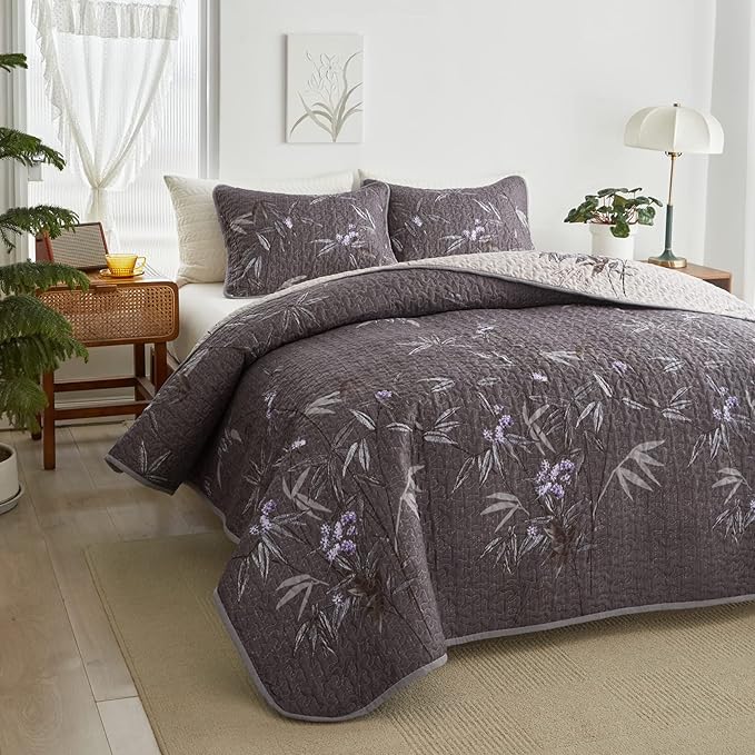 Flysheep Quilt Set 3 Pieces Full/Queen Size, Black Leaves Botanical Design Reversible Bedspread Coverlet Set, Soft Microfiber Lightweight Bed Cover for All Season (90" x 90", 1 Quilt+ 2 Pillow Shams)