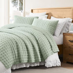 WDCOZY Sage Green Queen Size Quilts Bedding Sets with 2 Pillow Shams, Lightweight Soft Bedspread Coverlet, Quilted Blanket Thin Comforter Bed Cover for All Season, 3 Pieces, 90x90 inches