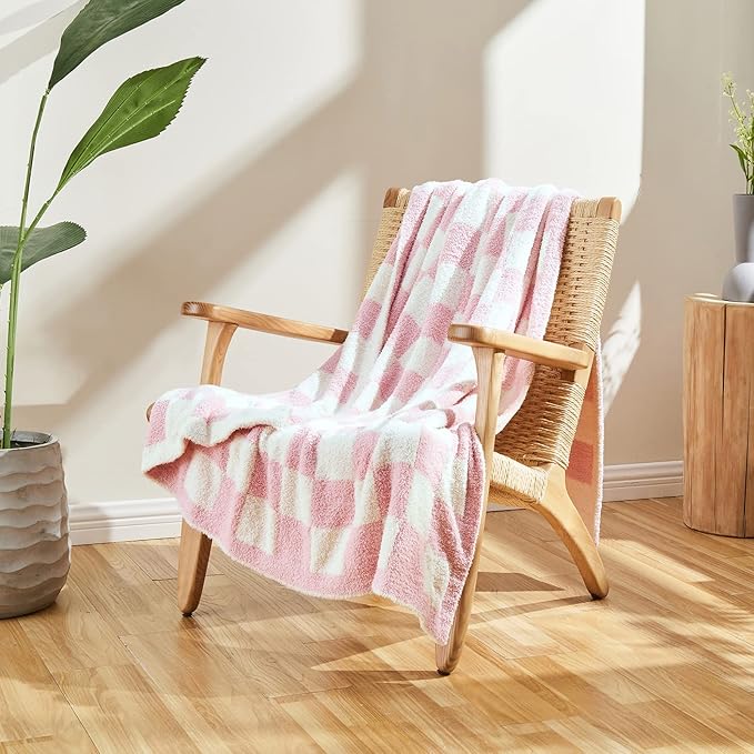 CozeCube Super Soft Fullfy Microfiber Reversible Knitted Blankets, Warm Cozy Fuzzy Plush Throw, Pink and White Checkered Throw Blanket for Couch Bed Sofa, 60" x 80"