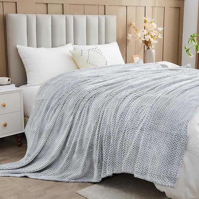 NEWCOSPLAY Super Soft King Blanket Frosty Dark Grey Premium Silky Flannel Fleece Leaves Pattern Lightweight Bed Blanket All Season Use (Frosty Dark Grey, King(90"x110"))