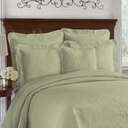 King Charles Modern Farmhouse Floral Matelasse Coverlet, Full/Queen, Sage