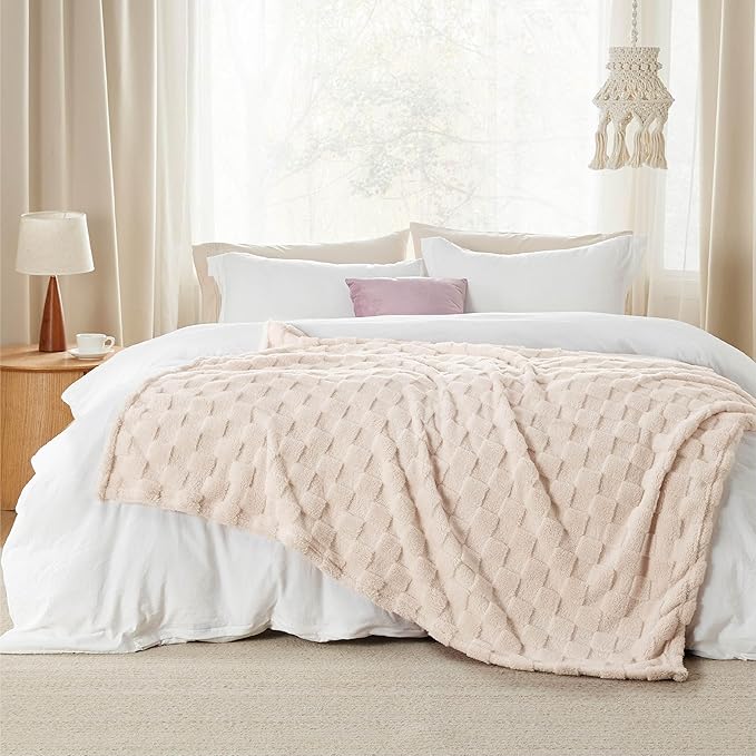 Bedsure GentleSoft Cream Throw Blanket for Couch - Checkered Fleece Blankets Gifts for Women Men Girls, Cute Soft Cozy Throw for Bedroom Home Decor Gifts, 50x60 Inches