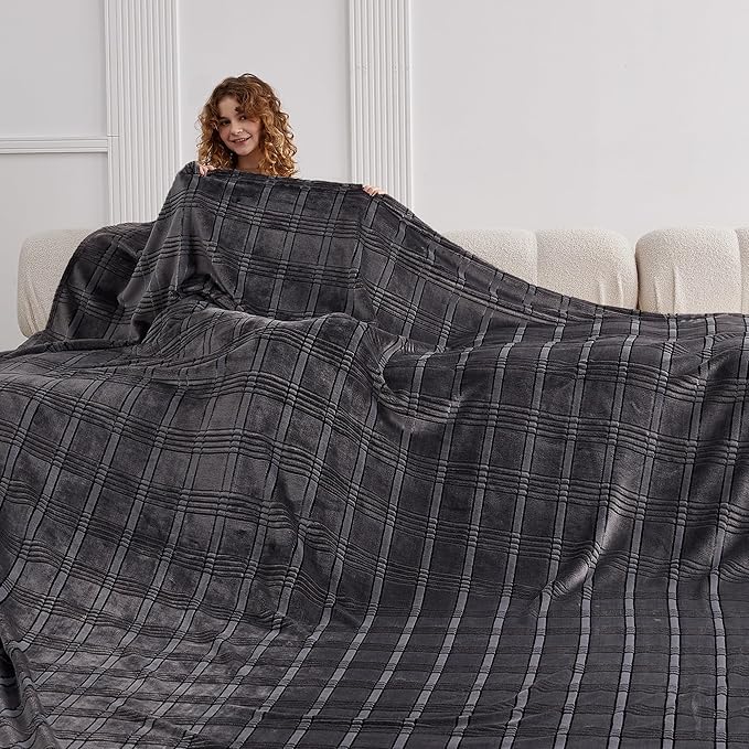 Oversized King Fleece Blanket 120x138 Inches, Seamless Soft Cozy 3D Jacquard Flannel Blanket 10'x11.5' Extra Large for Bed, Sofa, Couch, Travel & Camping, California King Throw, Dark Grey