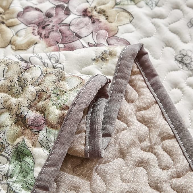 Flysheep 2 Pieces Quilt Set Twin Size, Beige Floral Reversible Bedspread Coverlet Set, Soft Microfiber Lightweight Bed Cover for Kids (68" x 86", 1 Quilt+ 1 Pillow Sham)