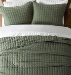 WDCOZY King Size Quilt Bedding Sets with 2 Pillow Shams, Lightweight Soft Bedspread Coverlet, Quilted Blanket Thin Comforter Bed Cover for All Season, 3 Pieces, 104x90 inches, Moss Green
