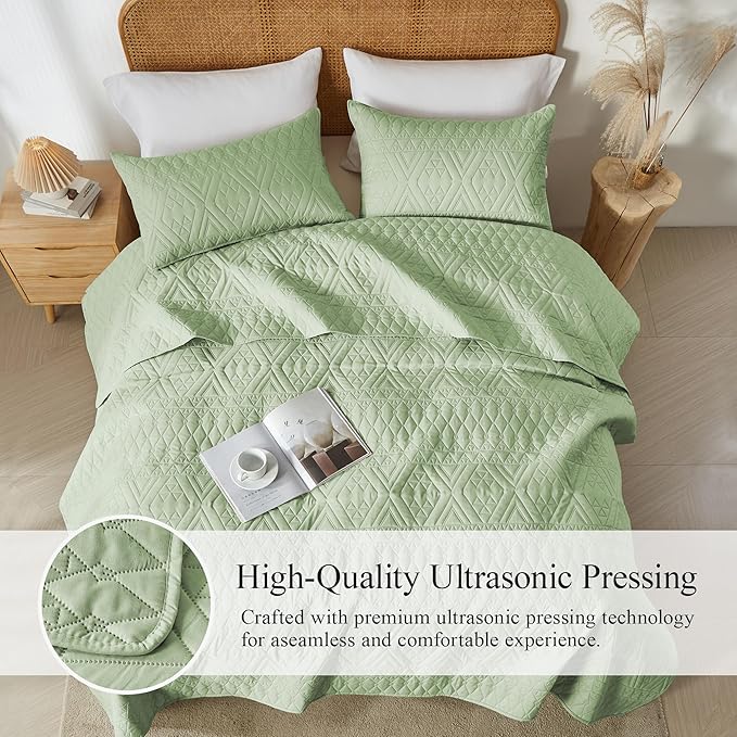 akkialla Full/Queen Size Quilt Bedding Set,Sage Green Lightweight Microfiber Soft Bedspread,Modern Style Geoetric Pattern Coverlet Set for All Seasons,3 Piece(1 Quilt,2 Pillow Shams)
