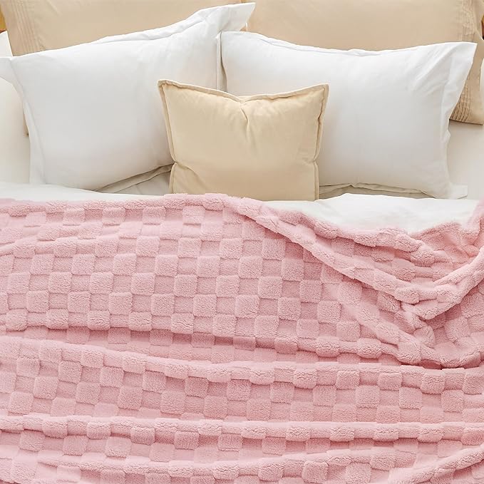 Bedsure GentleSoft King Size Blanket for Bed - Super Soft Cozy Blankets for Women Men Girls, Large Fuzzy Fleece Throw for Bedroom Decor, Pink,108x90 Inches