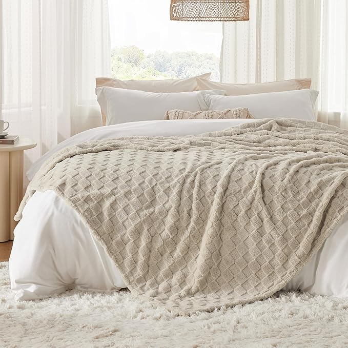Bedsure GentleSoft King Size Blanket for Bed - Super Soft Cozy Blankets for Women Men Girls, Large Fuzzy Fleece Throw for Bedroom Decor, Neutral,108x90 Inches