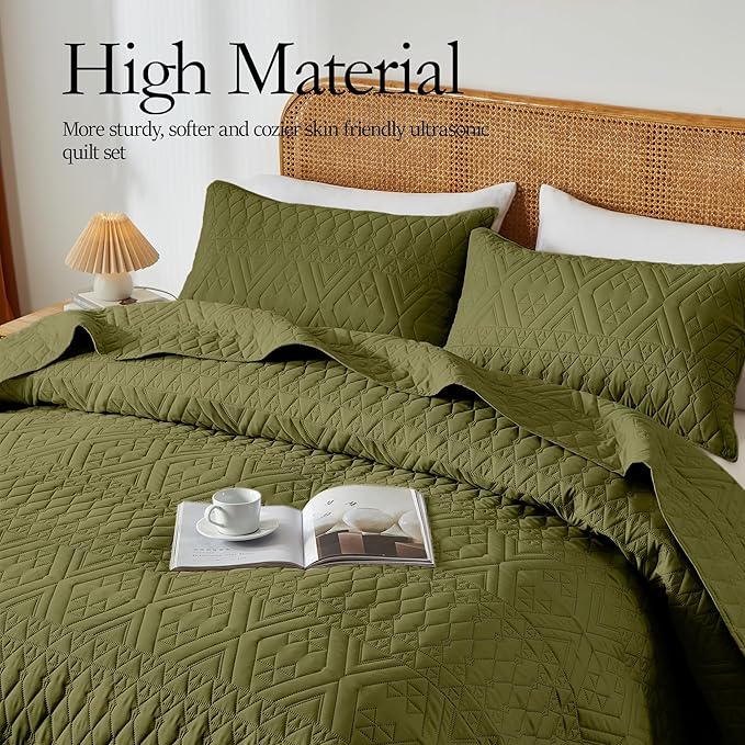 akkialla King/Cal King Size Quilt Bedding Set,Olive Green Lightweight Microfiber Soft Bedspread,Modern Style Geometric Pattern Coverlet Set for All Seasons,3 Piece(1 Quilt,2 Pillow Shams)