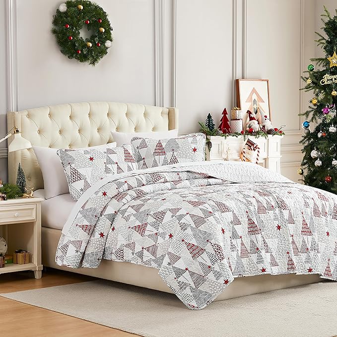 Southshore Fine Living, Inc. Twin Christmas Quilt Set w/Matching Pillow Sham, Reversible Holiday Bedding Set, Quilt Coverlet, Twin/XL, Cute Christmas Tree Design - Red, White & Silver