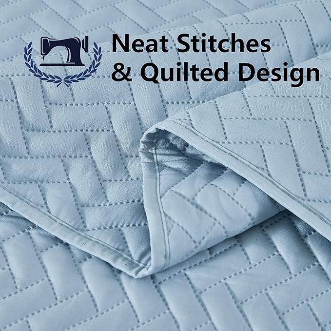 Maple&Stone Quilt Set Twin/Twin XL, Lightweight Light Blue Bedspread Ultrasonic Chevron Pattern Light Coverlet for All Season Comforter Bedding Decor - 2 Piece Twin Extra Long Bed Cover Sets