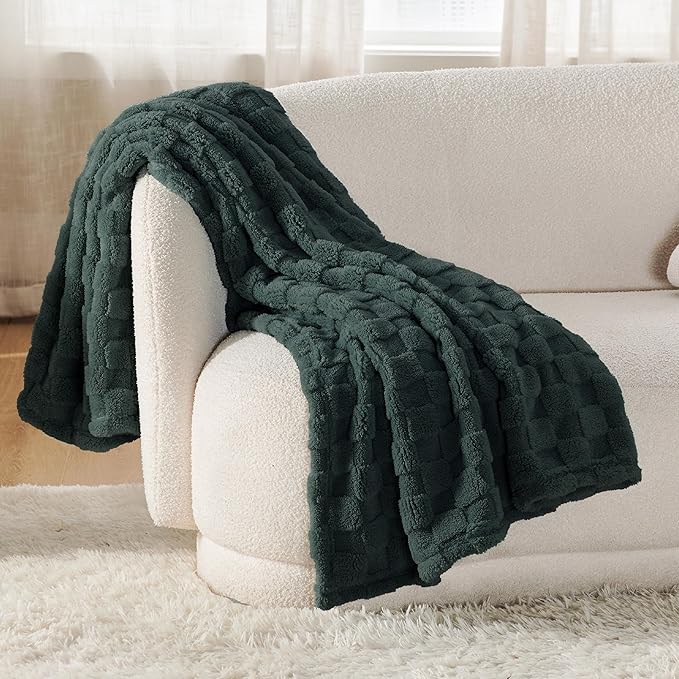 Bedsure GentleSoft Dark Green Throw Blanket for Couch - Checkered Fleece Blankets for Women Men Girls, Cute Soft Cozy Throw for Bedroom Home Decor Gifts, 50x60 Inches