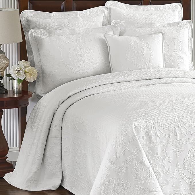 King Charles Modern Farmhouse Floral Matelasse Bedspread, 100% Cotton Breathable Bedding, King/Calking, White